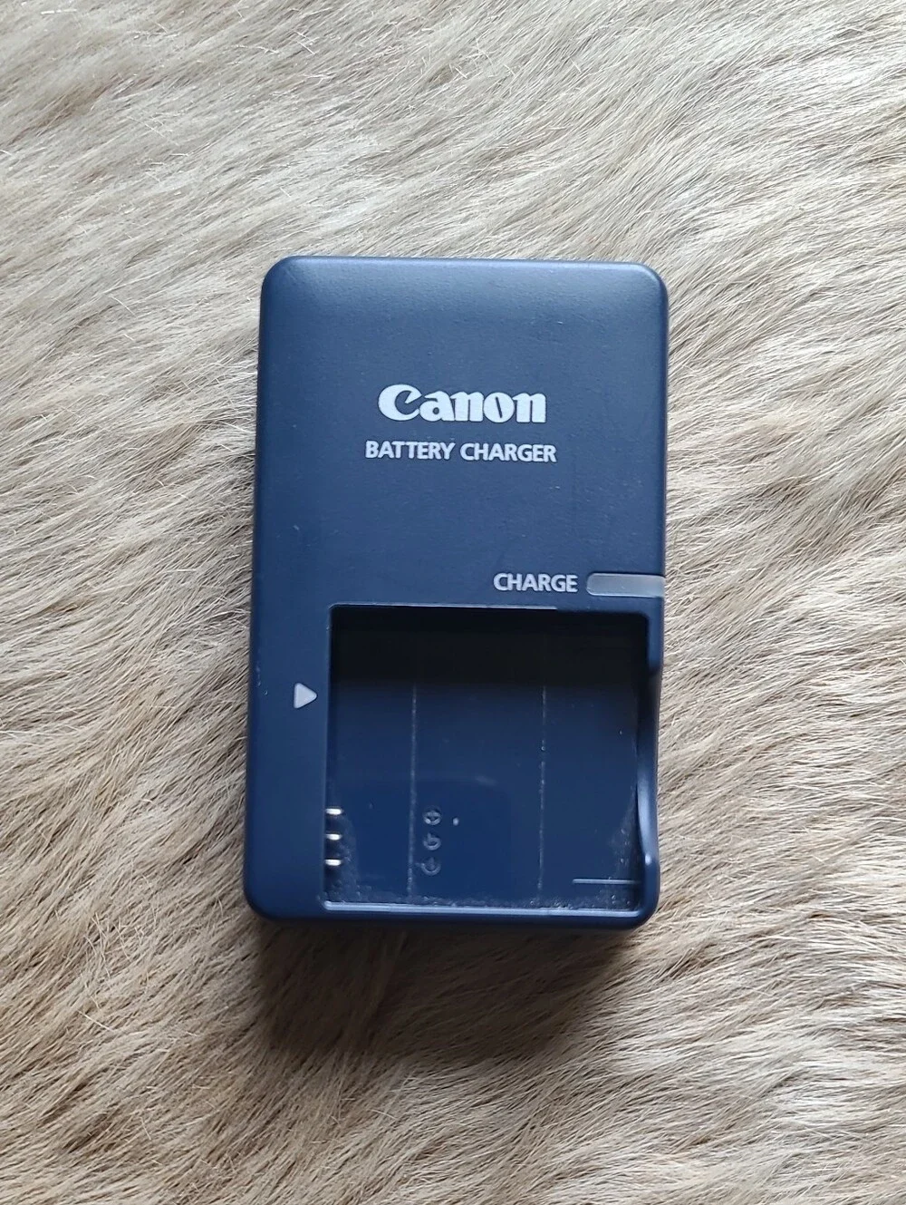 Canon CB-2LV Battery Charger for Compact Cameras